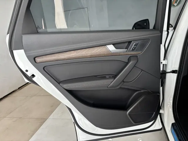 Audi Q5L — Фото автомобиля 21