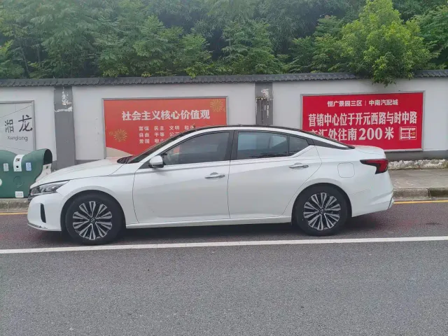 Nissan Teana — Фото автомобиля 4