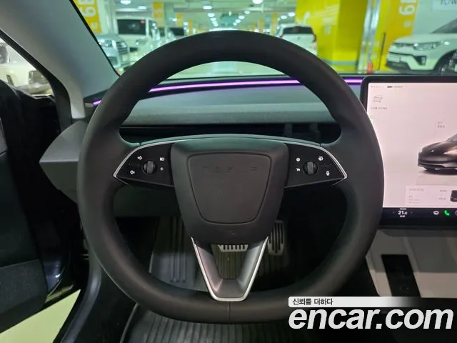 Tesla Model 3 — Фото автомобиля 5