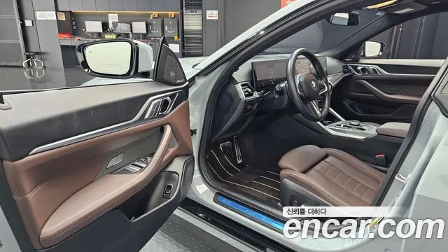 BMW i4 — Фото автомобиля 10