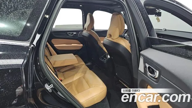 Вольво XC60 — Фото автомобиля 22