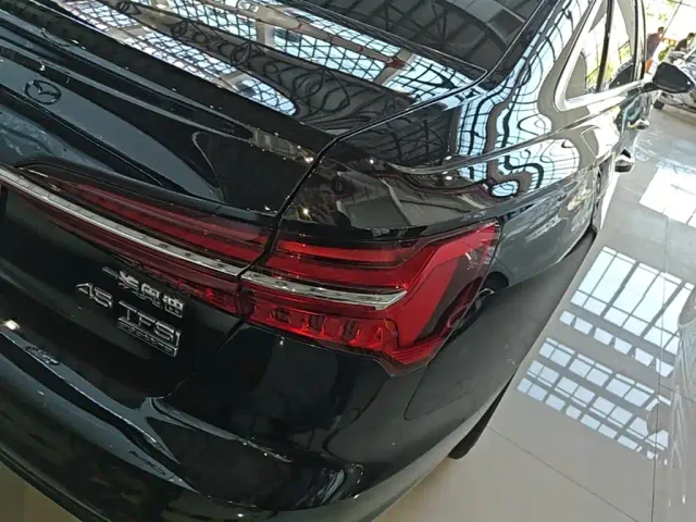 Audi A6L — Фото автомобиля 7