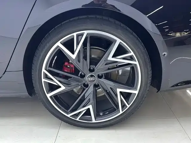 Audi A7L — Фото автомобиля 6