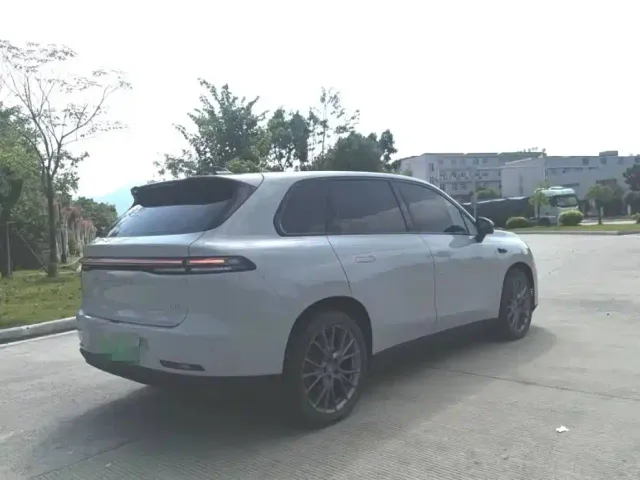 Leapmotor C10 — Фото автомобиля 5