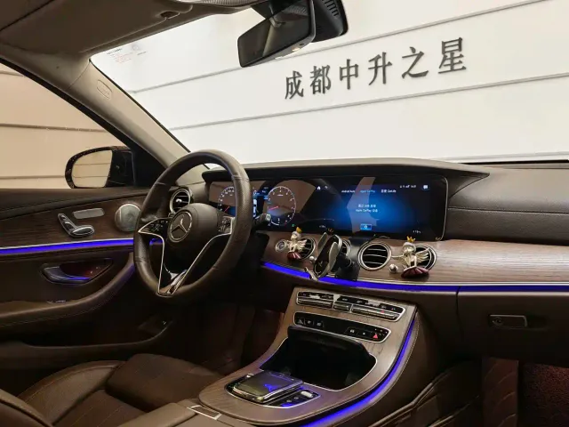 Mercedes-Benz E-Class — Фото автомобиля 16