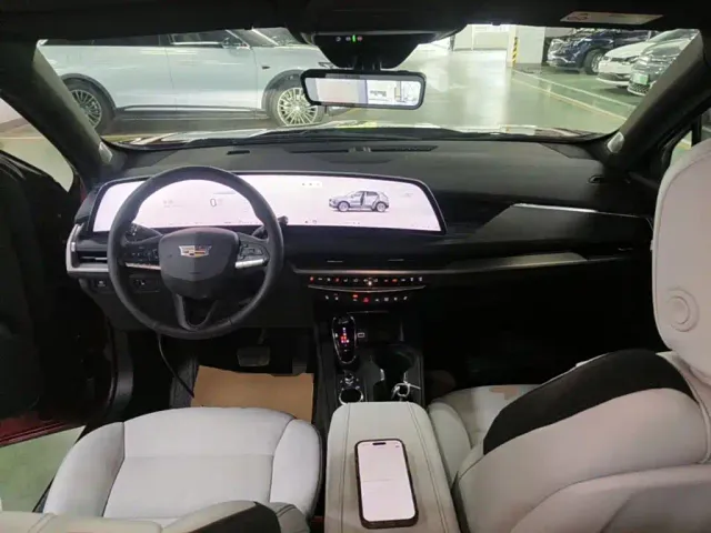 Cadillac XT4 — Фото автомобиля 9