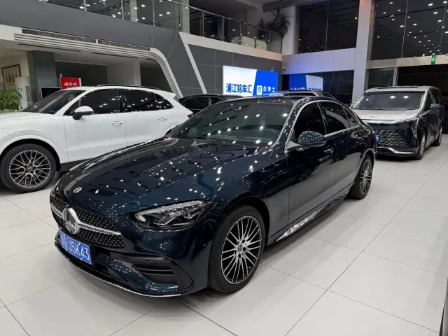 Фотография автомобиля — Mercedes-Benz C-Class