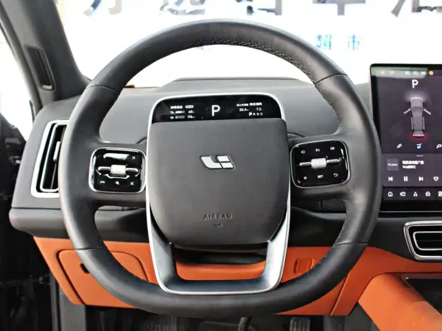 Li Auto L8 — Фото автомобиля 6