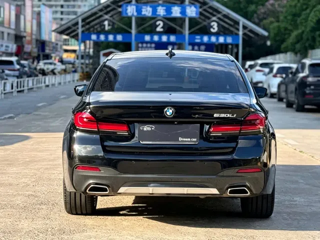 BMW 5 Series — Фото автомобиля 7