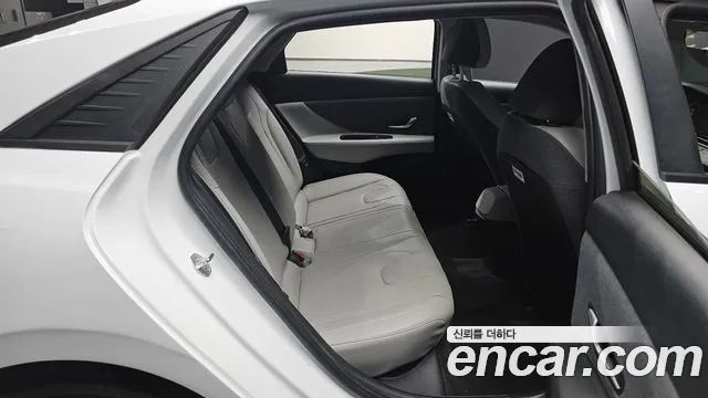 Hyundai AVANTE Avante (CN7) — Фото автомобиля 10