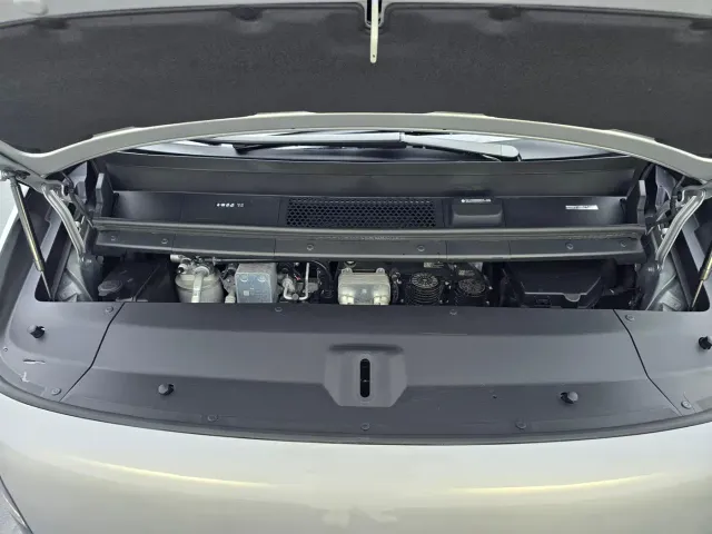 Li Auto MEGA — Фото автомобиля 11