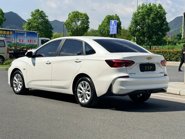 Chevrolet Monza — Фото автомобиля 6