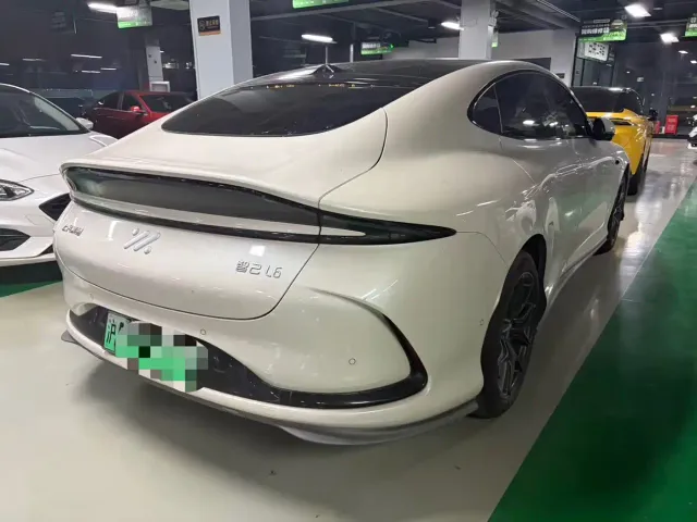 IM Motors IM L6 2024 Max Long Range Edition — Фото автомобиля 8