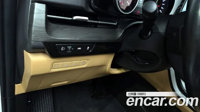 Kia Canival Carnival 4 поколение 9 мест Prestige — Фото автомобиля 17