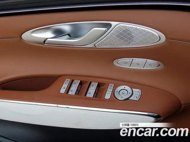 Genesis GV70 2.5T Бензин 2WD — Фото автомобиля 12