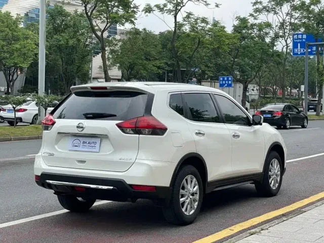 Nissan X-Trail — Фото автомобиля 7