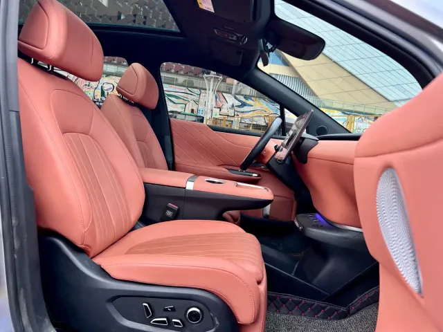 Changan Qiyuan E07 — Фото автомобиля 6