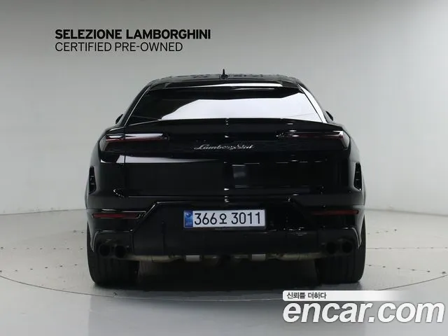 Lamborghini Urus — Фото автомобиля 4