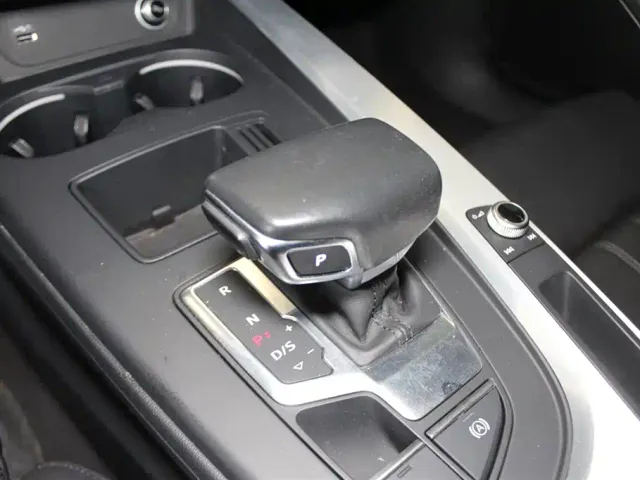 Audi A4L — Фото автомобиля 12