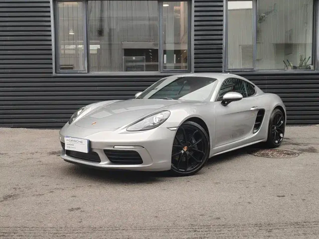 Фотография автомобиля — Porsche 718