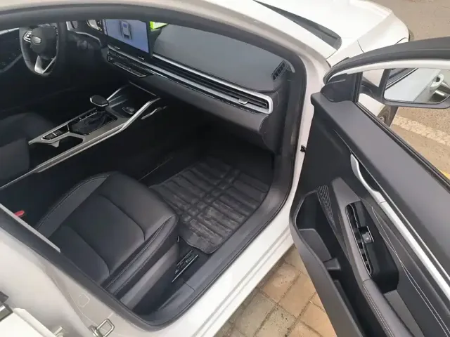 Geely Emgrand 2025 4th Gen 1.5L CVT Premium — Фото автомобиля 21