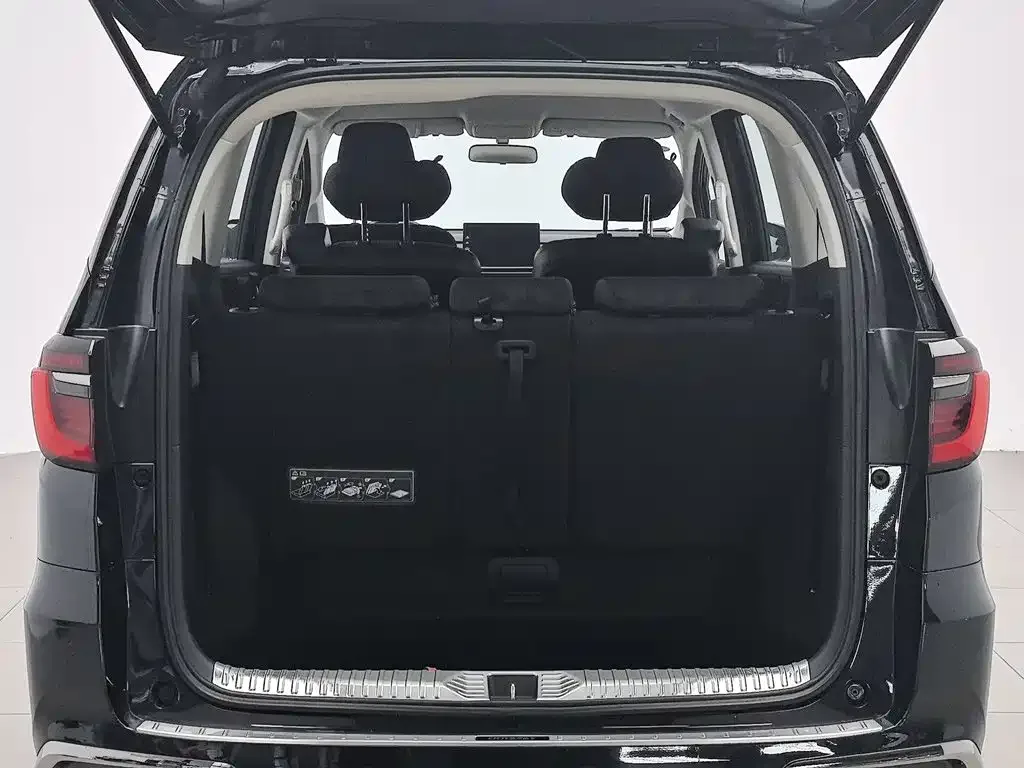 Honda Odyssey 2026 2.0L e:HEV Sharp Delight Edition — Фото автомобиля 16