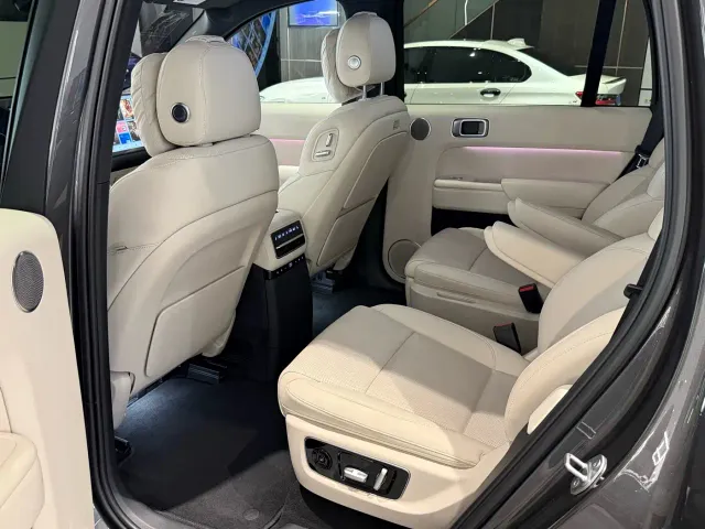 Li Auto Li Xiang L9 2022 Max — Фото автомобиля 5
