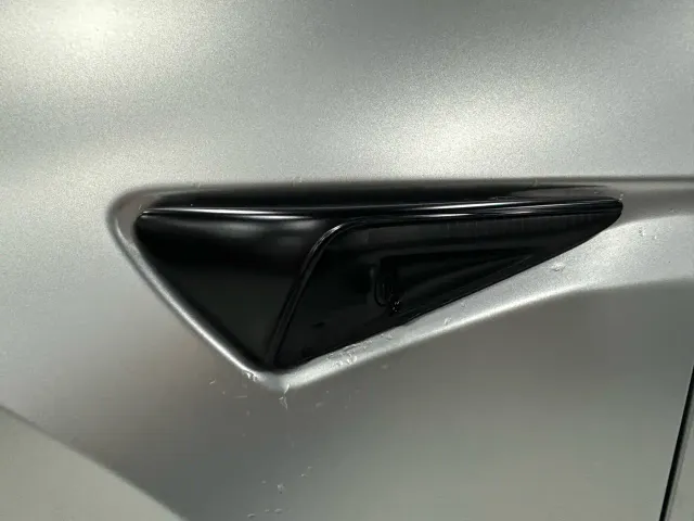 Tesla Model Y — Фото автомобиля 25