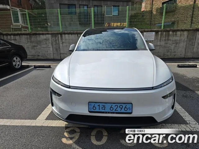 Tesla Model Y — Фото автомобиля 3