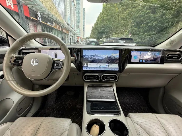 Leapmotor C11 — Фото автомобиля 7