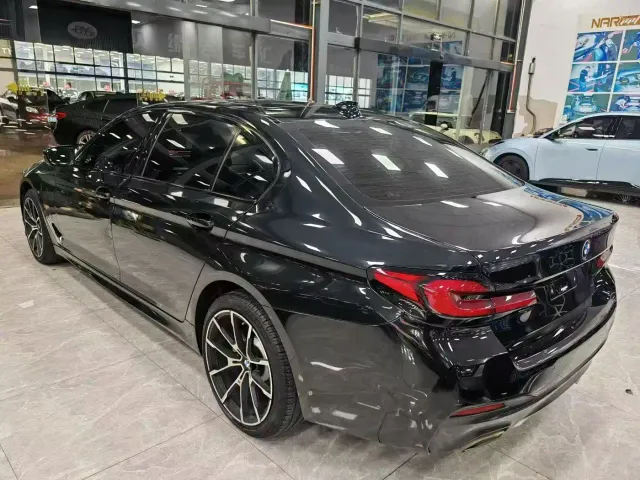 BMW 5 Series — Фото автомобиля 4