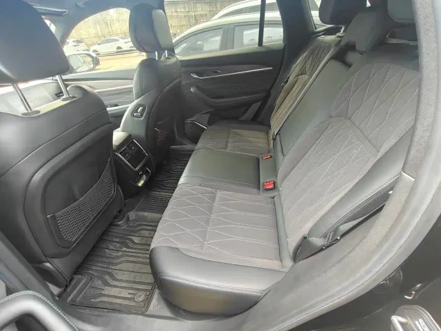Geely Xingyue L 2025 Oriental Glory 2.0TD Automatic Star Collector Edition — Фото автомобиля 9