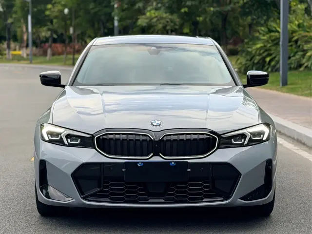 BMW 3 Series — Фото автомобиля 2