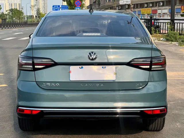Volkswagen Lavida — Фото автомобиля 12