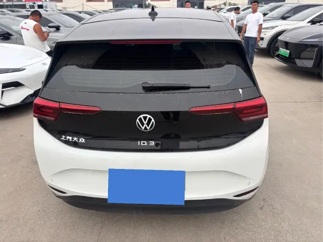 Volkswagen ID.3 — Фото автомобиля 8