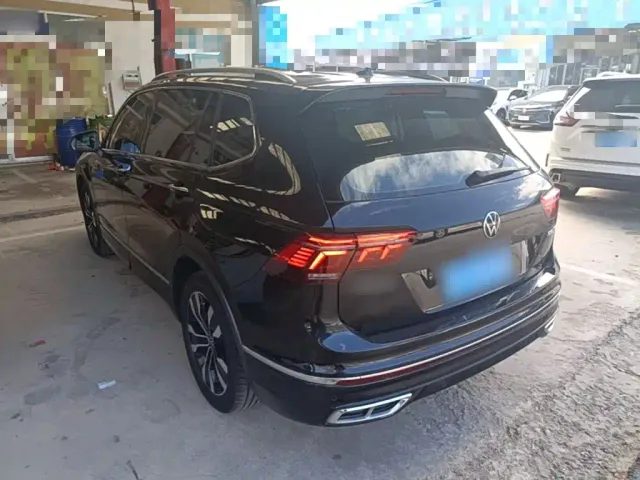 Volkswagen Tiguan L — Фото автомобиля 4