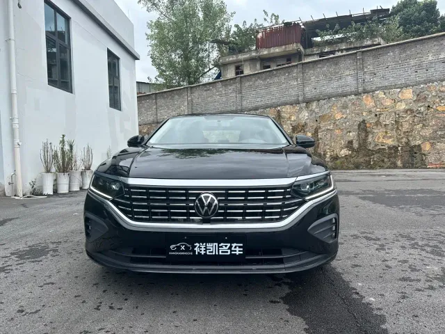 Volkswagen Passat — Фото автомобиля 2
