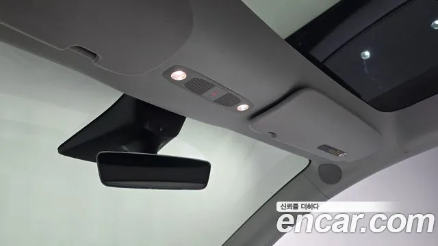 Tesla Model Y — Фото автомобиля 24