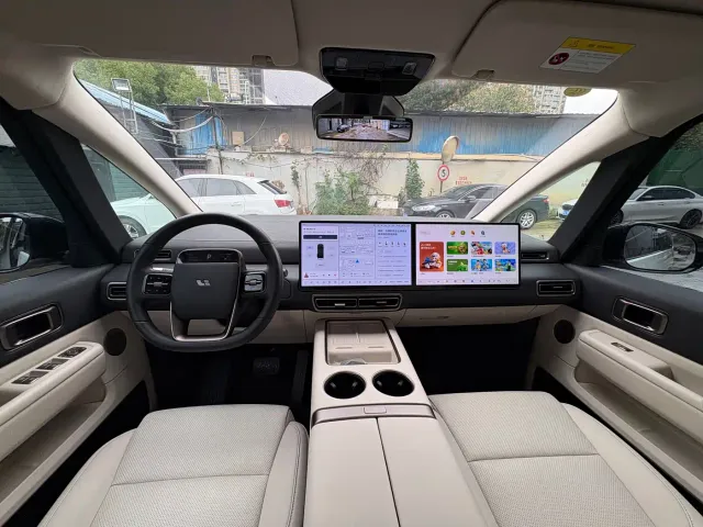 Li Auto MEGA — Фото автомобиля 12