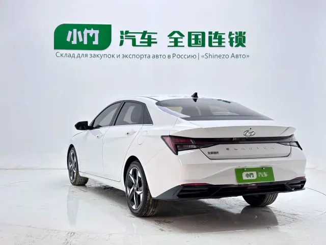 Hyundai Elantra — Фото автомобиля 4
