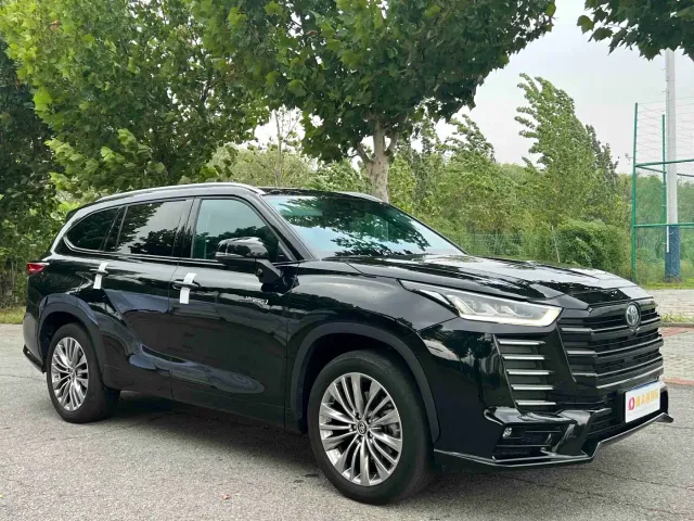 Toyota Highlander — Фото автомобиля 3