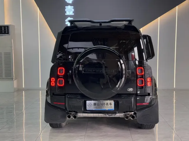 Land Rover Defender — Фото автомобиля 7