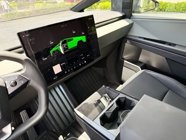 Tesla Cyber Off-Road Traveler — Фото автомобиля 8