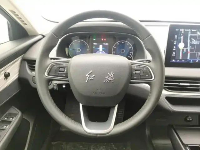 Hongqi E-QM5 — Фото автомобиля 15