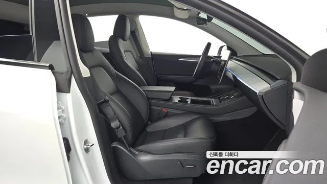 Tesla Model Y — Фото автомобиля 2