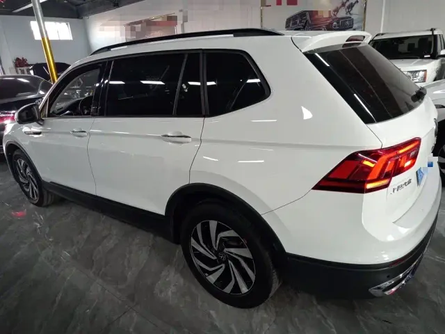 Volkswagen Tiguan L — Фото автомобиля 3