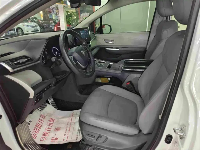 Toyota Granvia — Фото автомобиля 5
