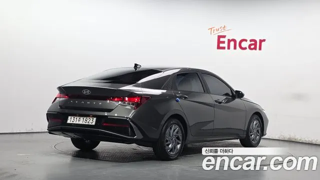 Hyundai Avante CN7 — Фото автомобиля 2