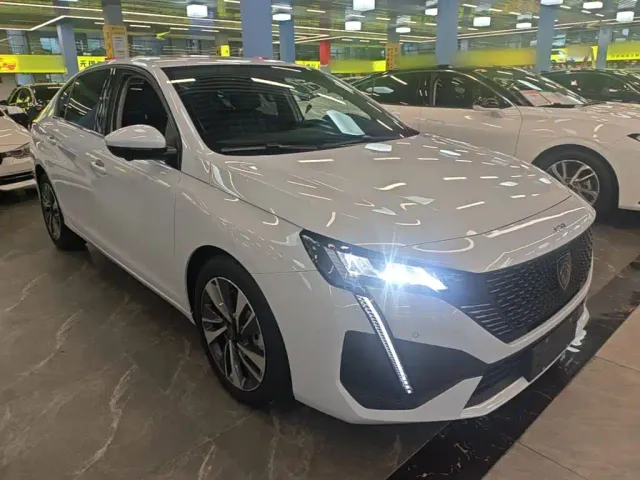 Peugeot 408 — Фото автомобиля 3