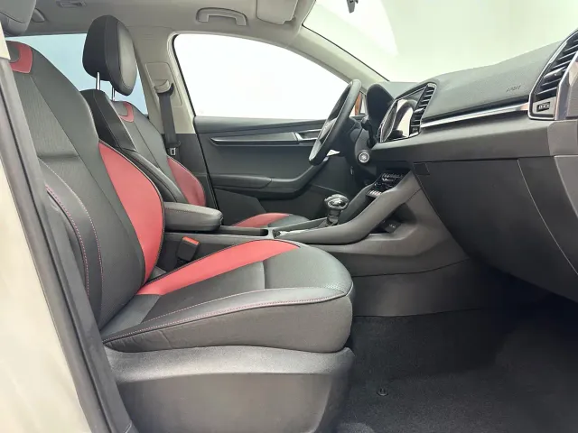 Skoda Karoq — Фото автомобиля 23